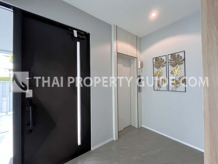 House with Private Pool in Krung Thep Kritha 